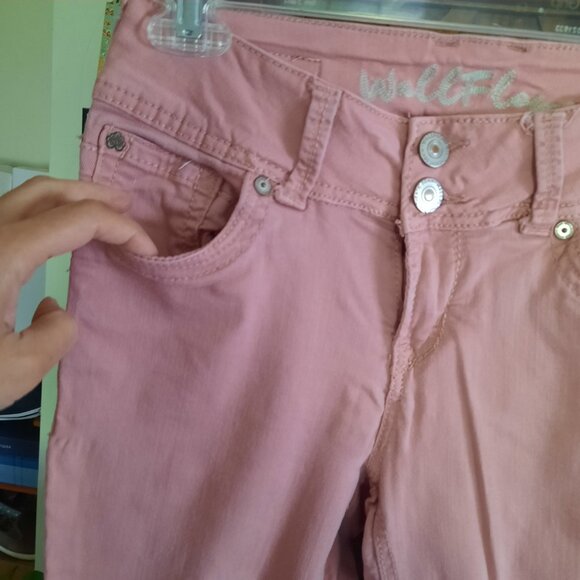 Wallflower Cuffed Ankle Distressed Crop Skinny Jeans - Pink, Size XS - Picture 4 of 16